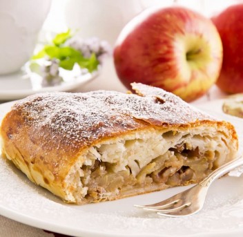 Frischer Apfelstrudel