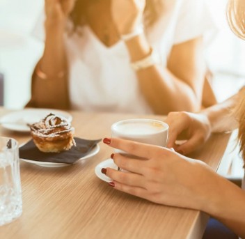 Kaffee und herrliche Kuchen auf Vorbestellung