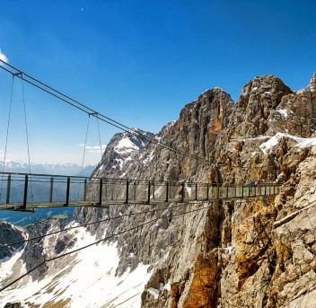 Lange Hängebrücke am Dachstein