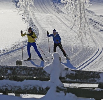 Langlaufen in Ramsau auf Skating-Loipe © photo-austria.at_hans-simonlehner